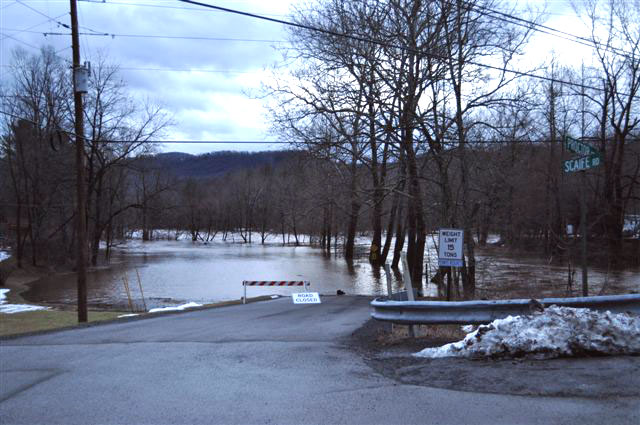Scaifes Rd under water
